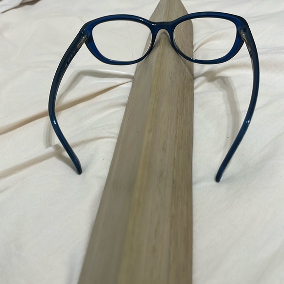 Beautiful  Fendi prescription eye glasses frame - Picture 3 of 6